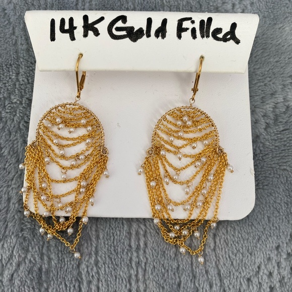 Vintage Jewels by Joanne earrings 14KG Filled, has baby pearls - Picture 1 of 5